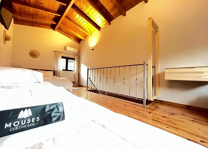 μούσες 3* Kalavryta